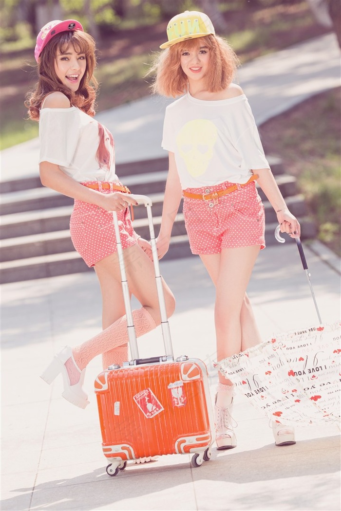 技校沟厕美女嘘嘘小便