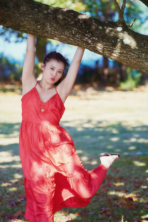 女声低吟嗯嗯嗯嗯嗯嗯的纯音乐