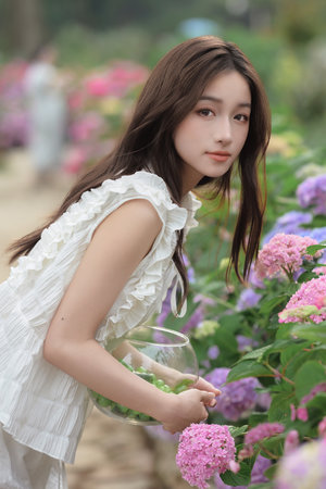 娇妻被交换粗又大又硬的漫画