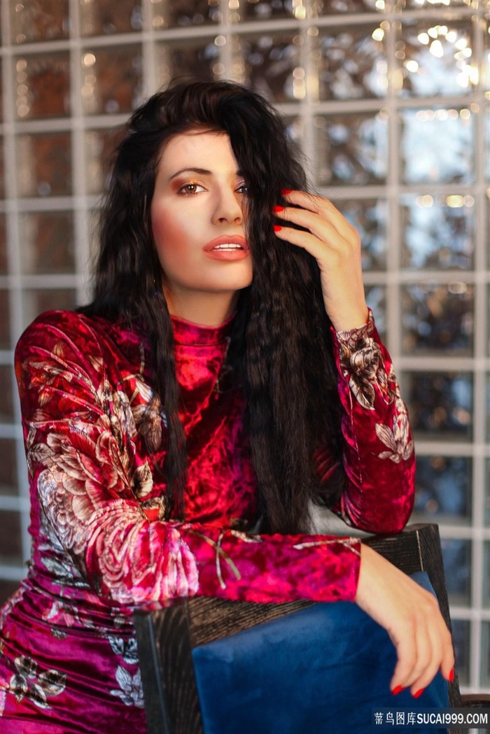 三攻一受4p嗯啊巨肉寝室视