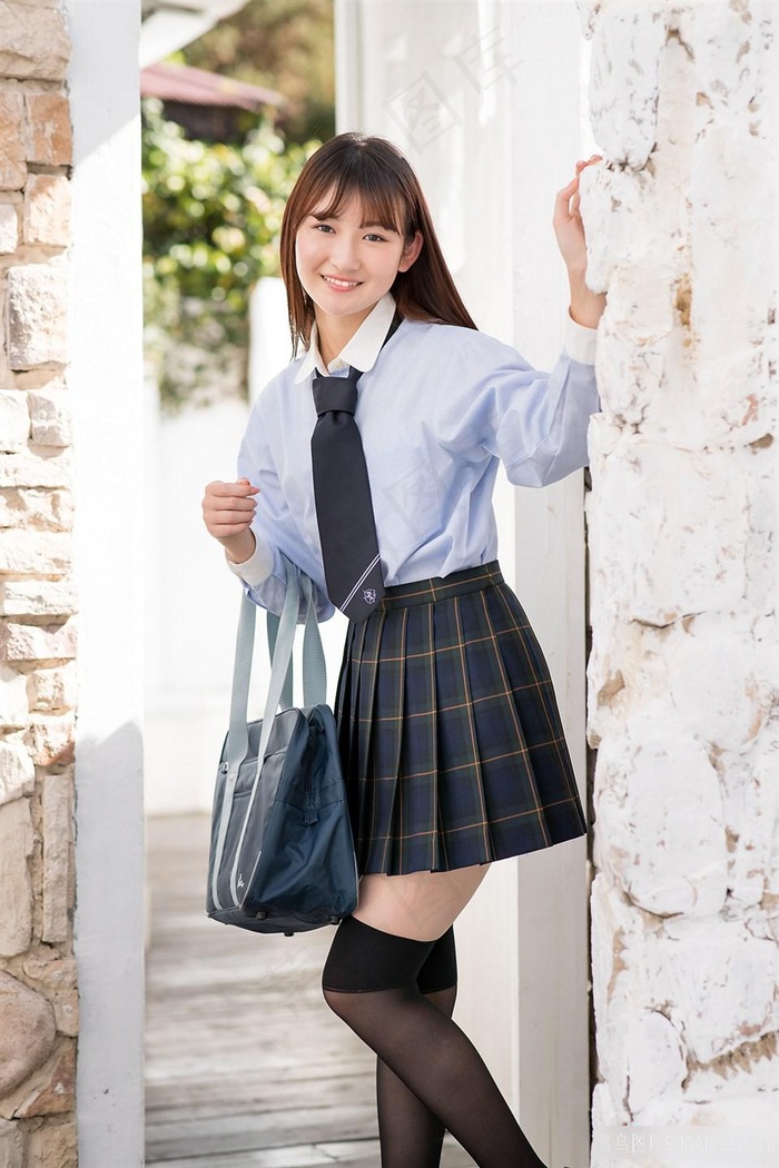 守卫者浮出水面