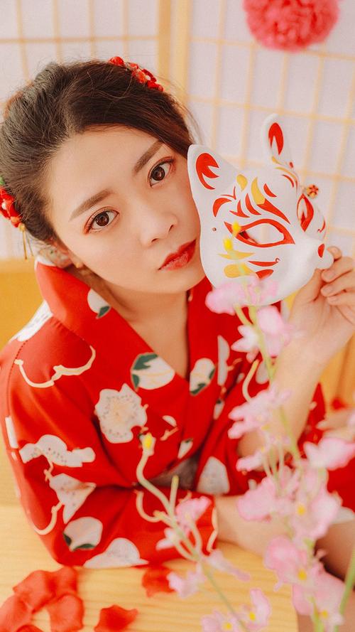 瑜伽老师不戴胸罩