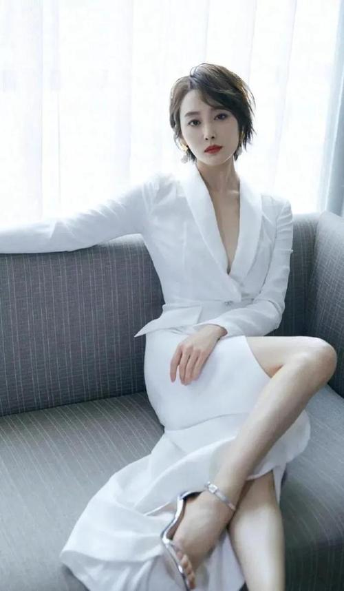 三个男人躁我一个阿啊阿广告