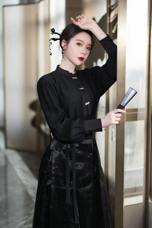 小妇人电影1949视频全集