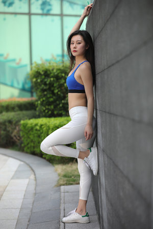 亚洲Av久播青青尤物电