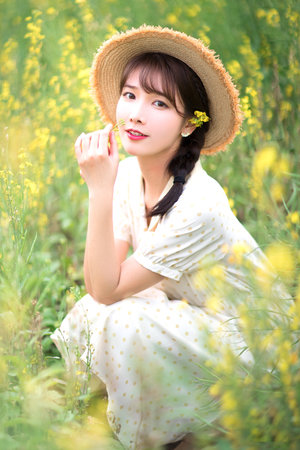 黄曼泳装最火的三张照片