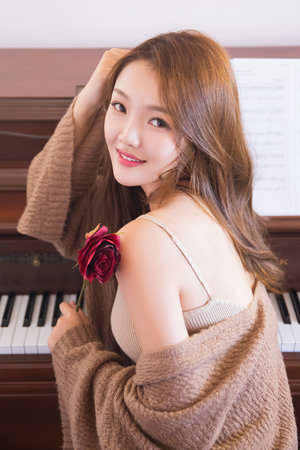 情侣奴伺候女王第2部分小说