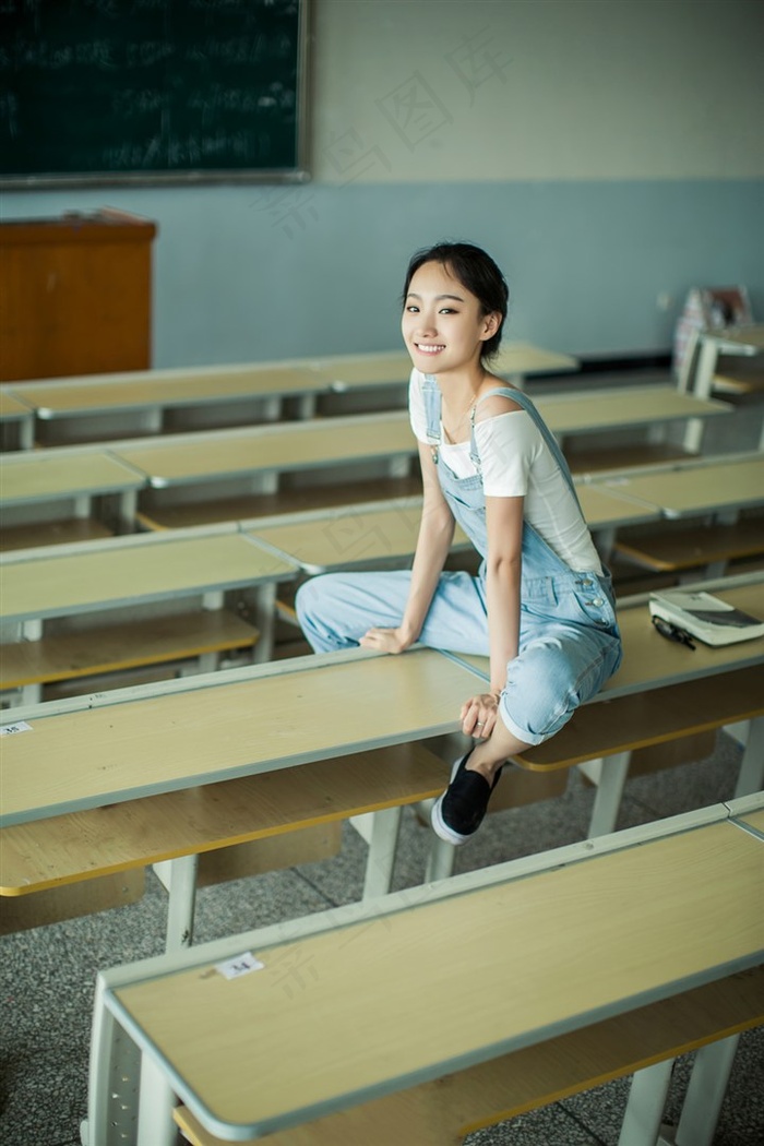 特色宾馆玩弄少妇视频