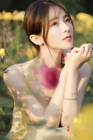 女生裙子趴开让男生诵